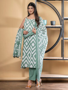 Women Geometric Printed Cotton Kurta with Trousers & Dupatta