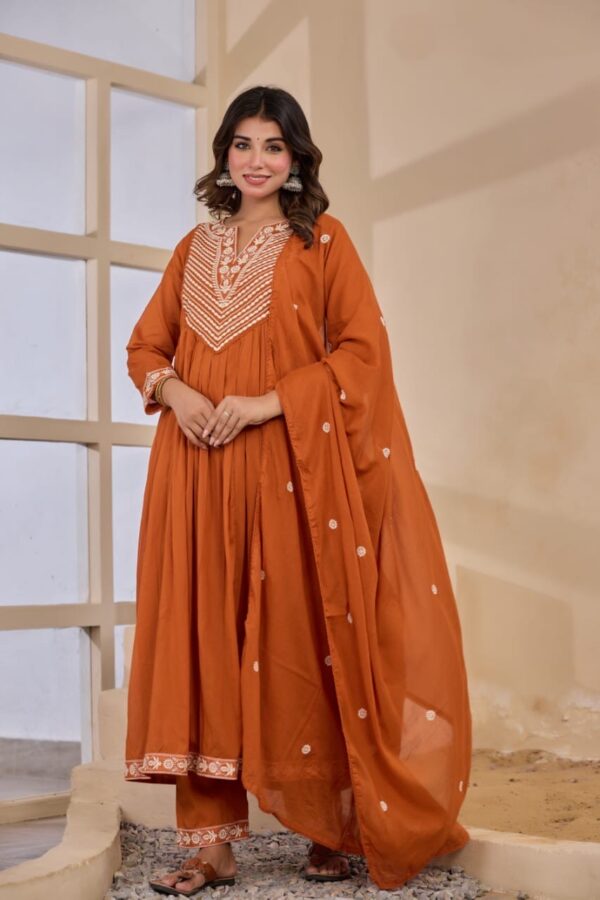 Women Floral Embroidered Anarkali Kurta with Trousers & With Dupatta