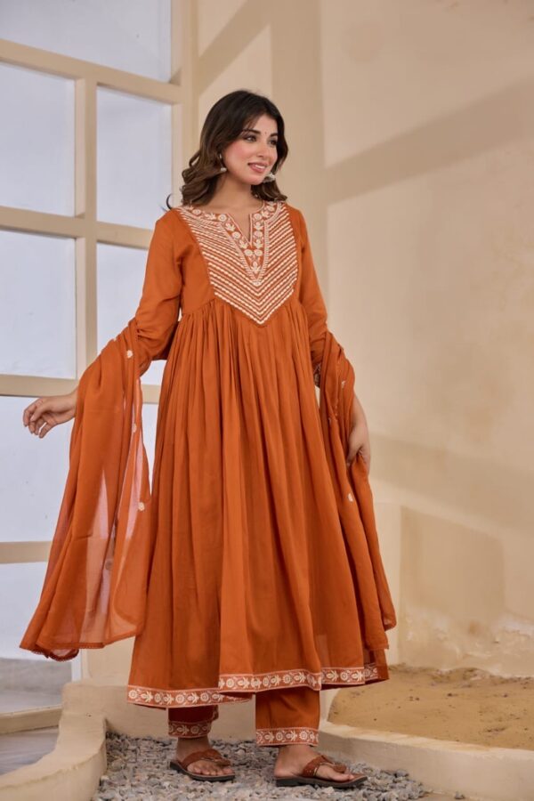 Women Floral Embroidered Anarkali Kurta with Trousers & With Dupatta - Image 2